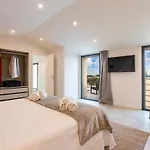 Isulatravel - Nerissa Villa Pozzallo