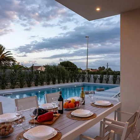 Isulatravel - Nerissa *