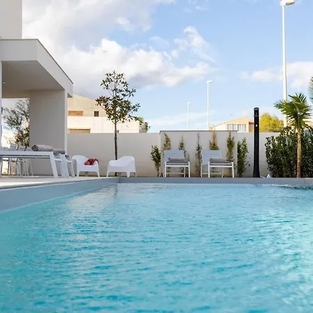 Nerissa - Isulatravel Villa